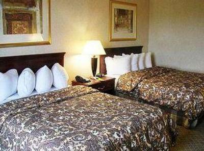 фото отеля Holiday Inn Poplar Bluff