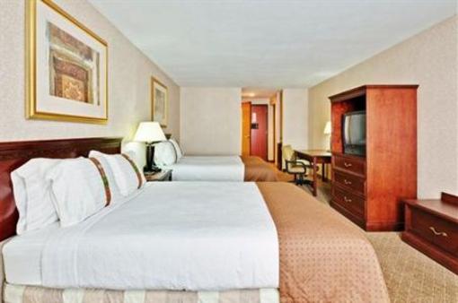 фото отеля Holiday Inn Poplar Bluff