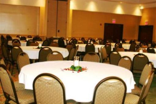фото отеля Holiday Inn Poplar Bluff