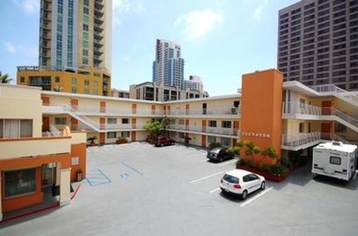 фото отеля Red Roof Inn San Diego Downtown
