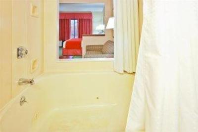 фото отеля Holiday Inn Express Hotel & Suites Paducah West