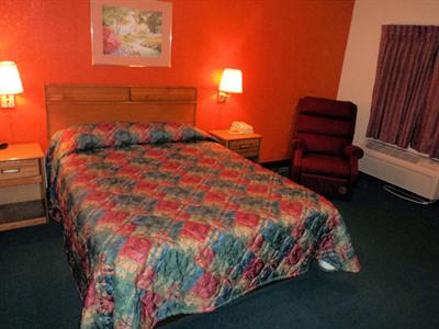 фото отеля America_s Best Inn & Suites Emporia