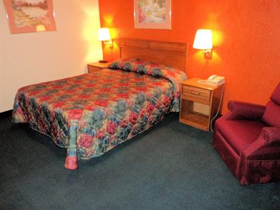 фото отеля America_s Best Inn & Suites Emporia