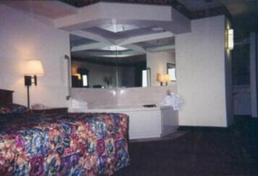фото отеля AmericInn Lodge & Suites Stuart