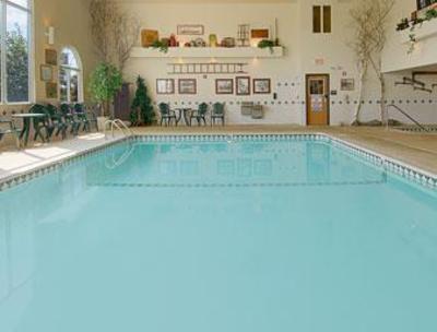 фото отеля Super 8 West Branch