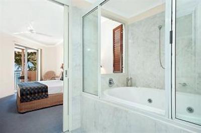 фото отеля Alassio On The Beach Apartments Cairns