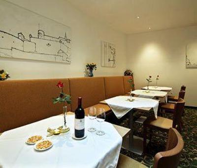 фото отеля Altstadthotel Weisse Taube Salzburg
