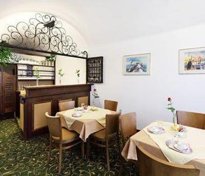 фото отеля Altstadthotel Weisse Taube Salzburg