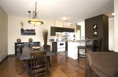 фото отеля Sunset Resorts Canmore