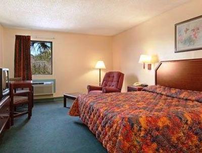 фото отеля Super 8 Moss Point Pascagoula Area