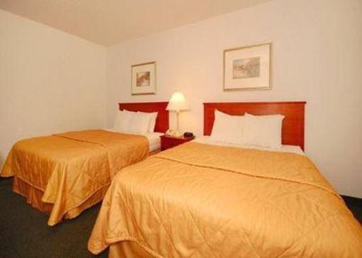 фото отеля Sleep Inn and Suites Charles City