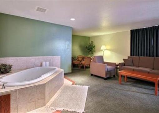 фото отеля Sleep Inn and Suites Charles City