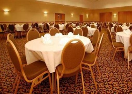 фото отеля Sleep Inn and Suites Charles City