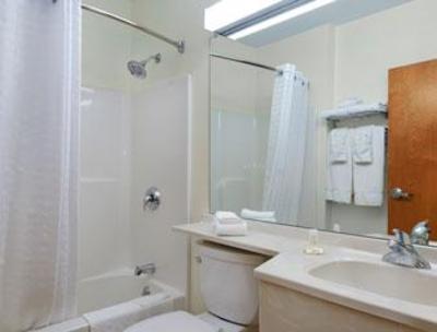 фото отеля Plattsburgh Microtel Inn & Suites