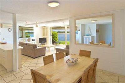 фото отеля Noosa Harbour Resort