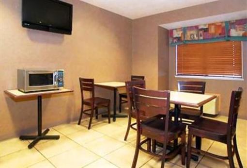 фото отеля Baymont Inn and Suites Albuquerque Downtown