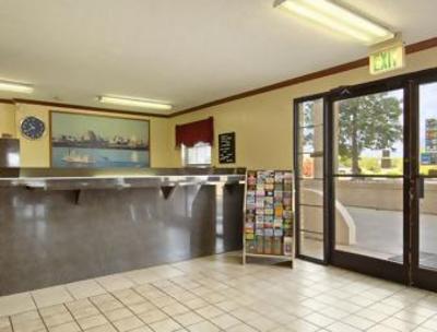 фото отеля Super 8 Memphis / Downtown / Graceland Area