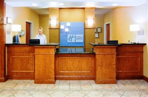 фото отеля Holiday Inn Express Hotel & Suites Rocky Mount Smith Mtn Lake