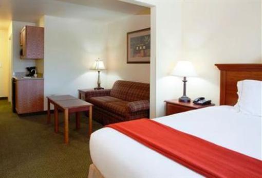 фото отеля Holiday Inn Express Hotel & Suites Rocky Mount Smith Mtn Lake