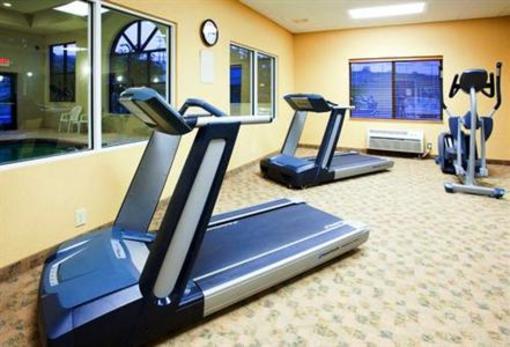 фото отеля Holiday Inn Express Hotel & Suites Rocky Mount Smith Mtn Lake