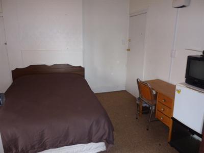 фото отеля Racecourse Backpackers Hostel