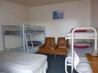 фото отеля Racecourse Backpackers Hostel