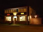 фото отеля Racecourse Backpackers Hostel