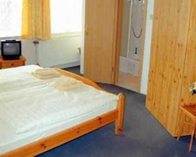 фото отеля Hotel Tyros - am Weidendamm