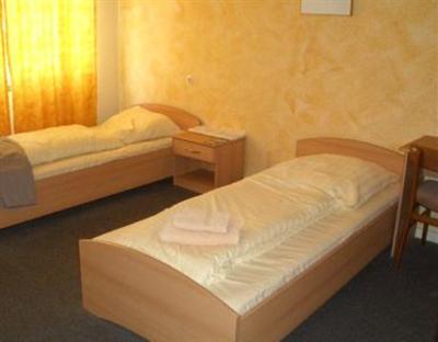 фото отеля Hotel Tyros - am Weidendamm