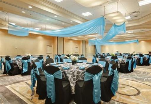 фото отеля Phoenix Place Hotel & Suites