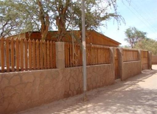 фото отеля Hostal Campo Base