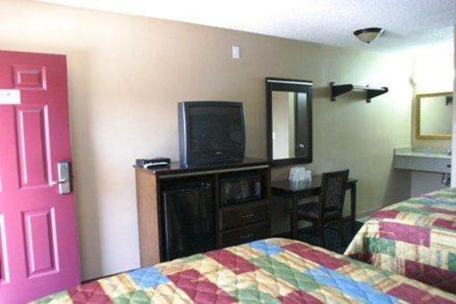фото отеля Hollywood Palms Inn & Suites