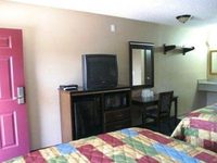 Hollywood Palms Inn & Suites