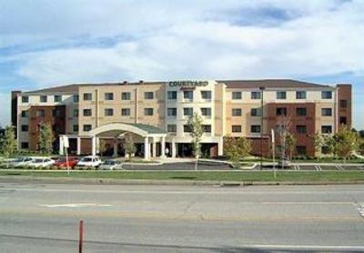 фото отеля Courtyard Hotel Montgomeryville North Wales