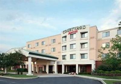 фото отеля Courtyard Hotel Montgomeryville North Wales