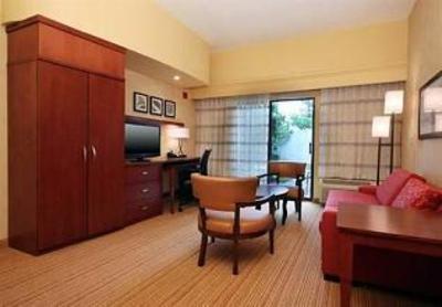 фото отеля Courtyard Hotel Montgomeryville North Wales
