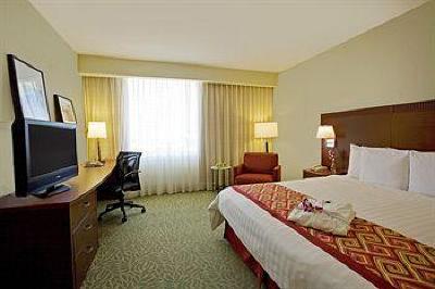 фото отеля Courtyard by Marriott Panama Real Hotel