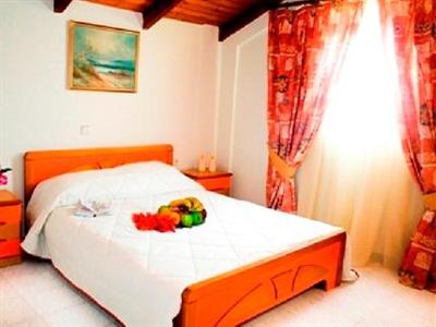 фото отеля Paradise Apartments Laganas