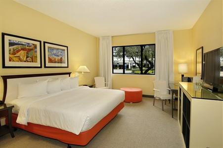 фото отеля Bahia Mar Fort Lauderdale Beach - a Doubletree by Hilton Hotel
