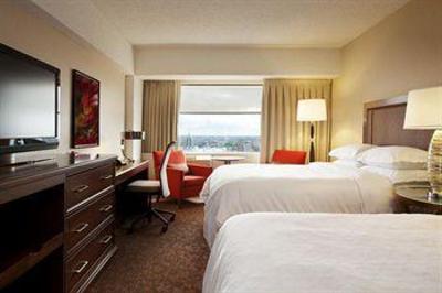 фото отеля Sheraton Le Centre Montreal Hotel