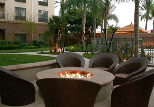 фото отеля Courtyard by Marriott Los Angeles Burbank Airport