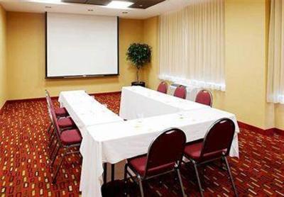 фото отеля Courtyard by Marriott Alexandria