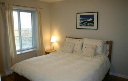 фото отеля Qualicum Beach House