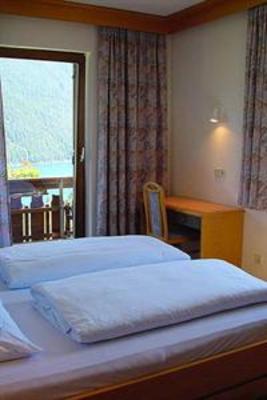 фото отеля Ferienhotel Nagglerhof Weissensee