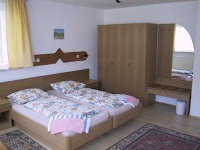 фото отеля Privatzimmervermietung Feiken Scharding