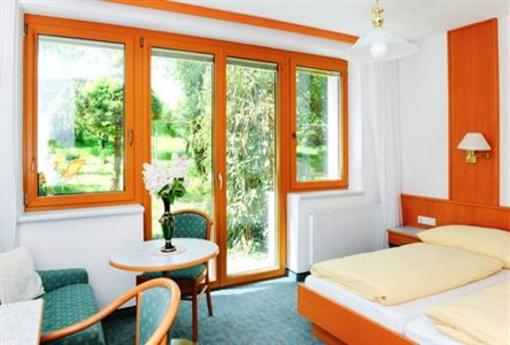 фото отеля Gasthof Hotel Zur Goldenen Krone Furth bei Gottweig