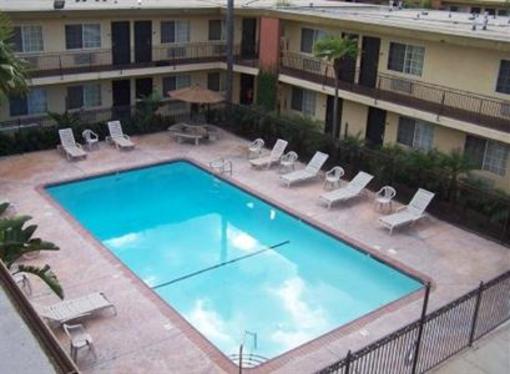 фото отеля American Inn & Suites Pomona