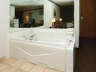 фото отеля Quality Inn & Suites Eldridge On The Edge of Davenport Iowa