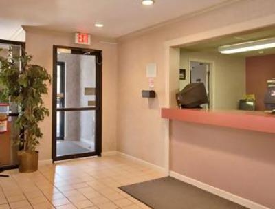 фото отеля Super 8 Washington/Peoria Area
