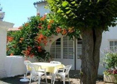 фото отеля Le Clos Rhea Hotel St Martin de Re